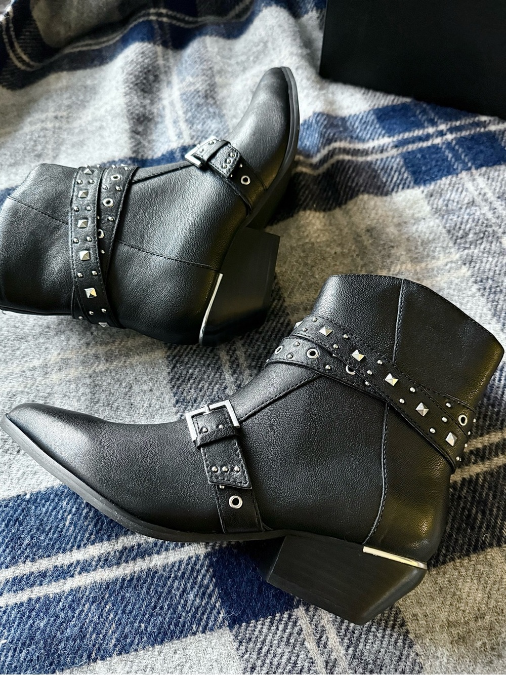 Kenneth Cole Black Studded Leather Ankle Boots 7M